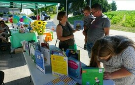 Promocja biblioteki i czytelnictwa podczas Pikniku z okazji Dnia Dziecka w Urzutach 02
