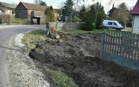 Nowe ogrodzenie przy budynku strażnicy OSP w Kocinie 01