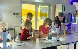 Harcerze na Małopolskiej Nocy Naukowc&oacute;w 13