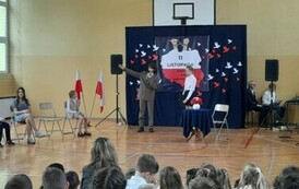 Obchody 106. Rocznicy Odzyskania Niepodległości przez Polskę w Zespole Szkolno-Przedszkolnym w Opatowcu 08