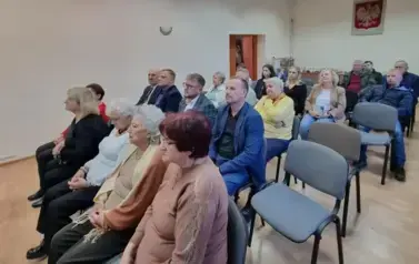 Spotkanie autorskie z tw&oacute;rcami publikacji &bdquo;Ewolucja Doliny Nidy w p&oacute;źnym glacjale i holocenie&rdquo; w Gminnej Bibliotece Publicznej w Opatowcu 16
