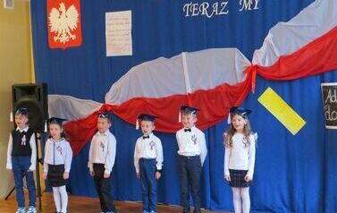 Ślubowanie w Zespole Szkolno-Przedszkolnym w Krzczonowie 01