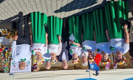 Seniorzy z Gminy Opatowiec na Senioraliach w Chęcinach