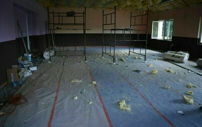 Zdjęcie do Rozpoczęły się prace związane z modernizacją świetlicy w miejscowości Urzuty