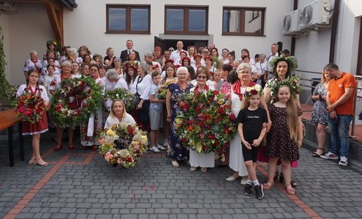 Wianki nad Wisłą w Opatowcu – tradycja, integracja i edukacja międzypokoleniowa