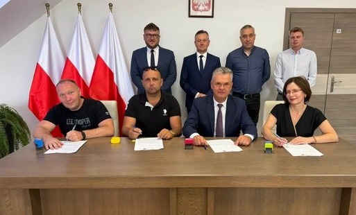 Powstaje nowe boisko sportowe w Krzczonowie 