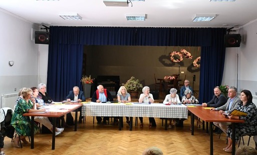 Międzypokoleniowo w instytucji kultury – tradycja przekazywana z pokolenia na pokolenie